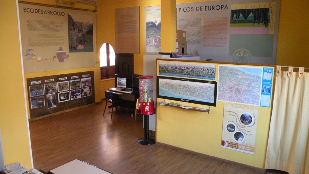 Albergue La Estacion Llanes Kültér fotó